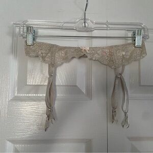 Victoria Secret Cream Lace Garter